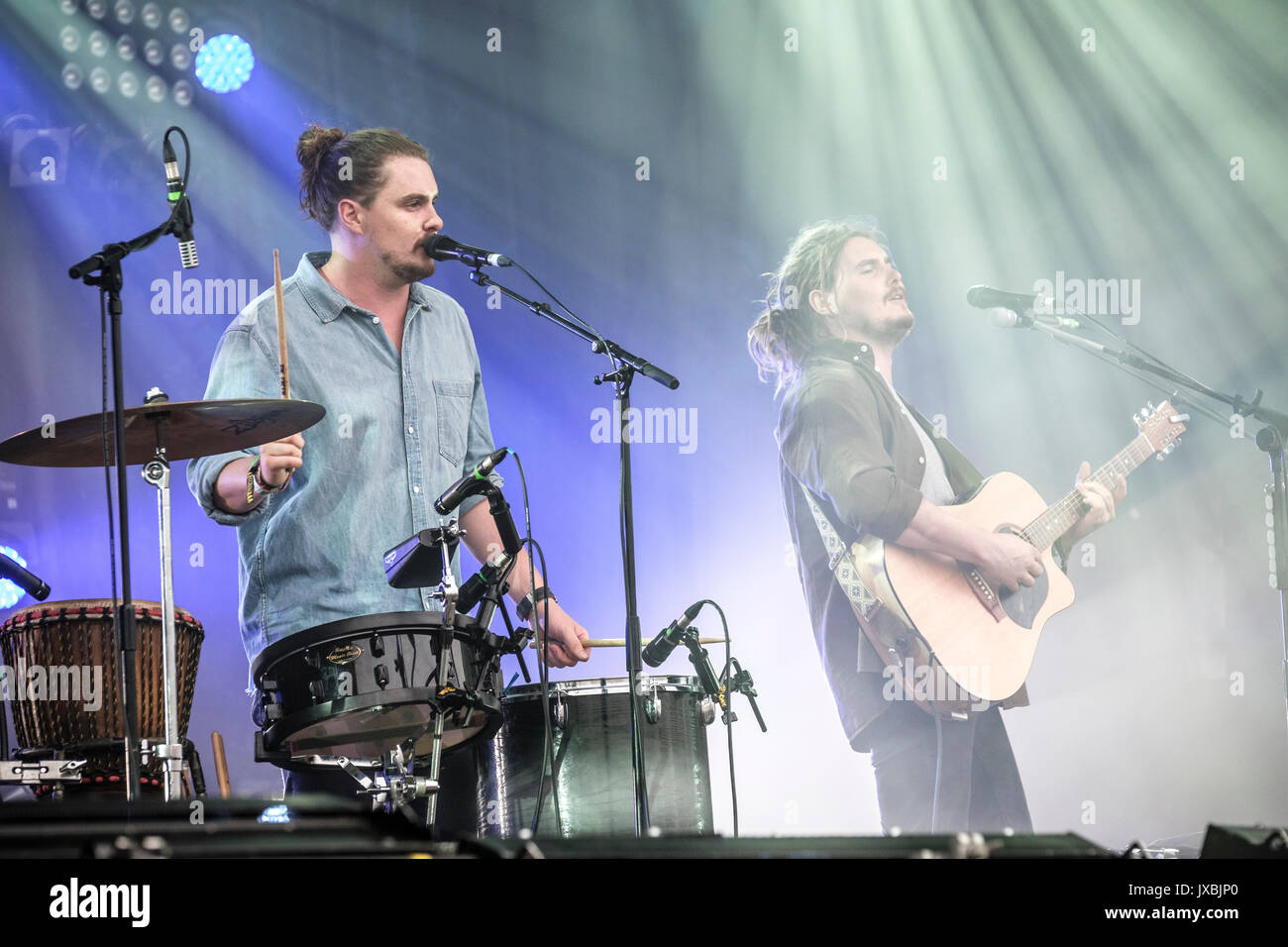 Pat et Jack Pierce de la Pierce Brothers performing at Cropredy Festival, Banbury, Oxfordshire, Angleterre, 11 août 2017 Banque D'Images