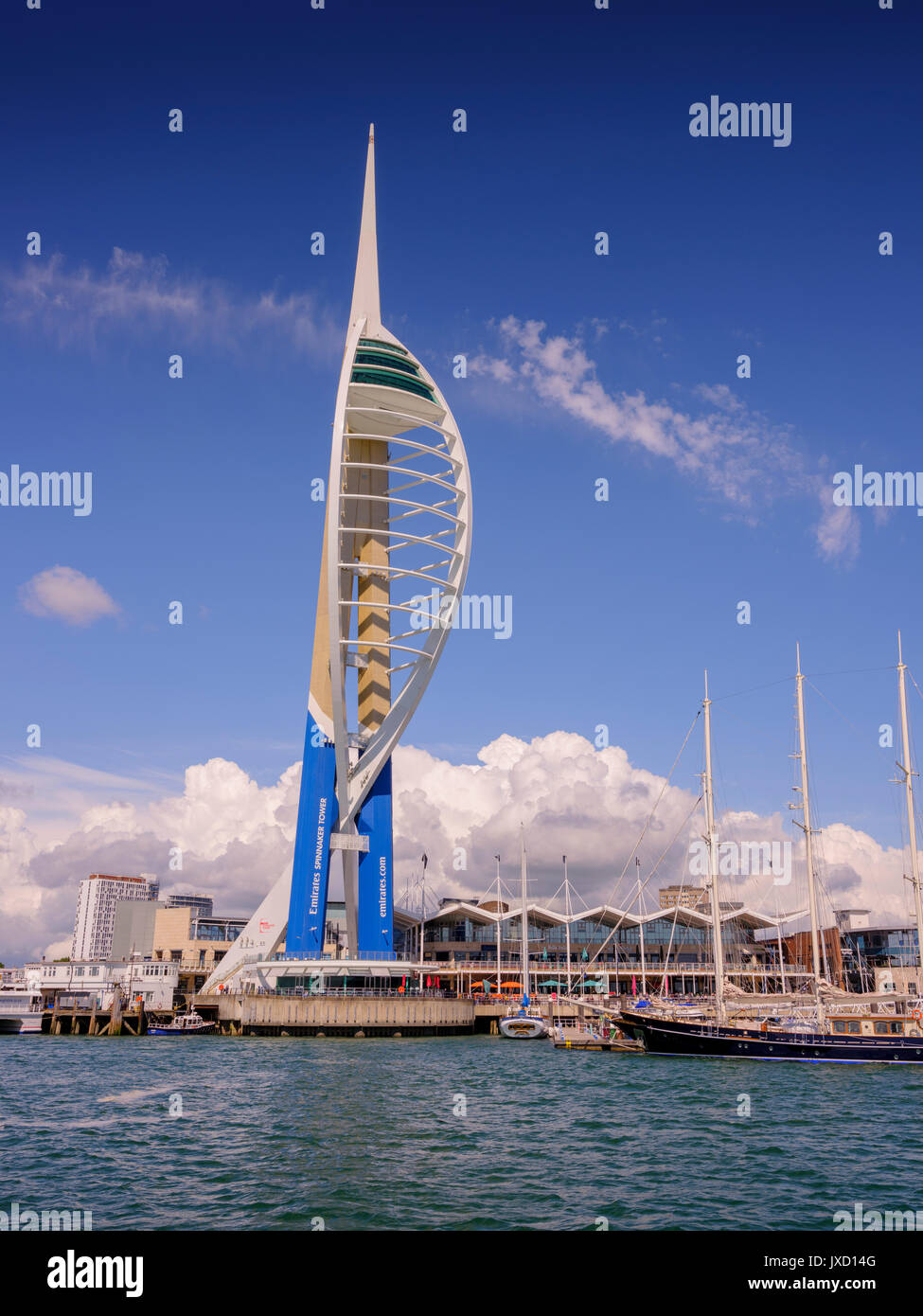 L'Unis Tour Spinnaker de Portsmouth vue du port. Banque D'Images