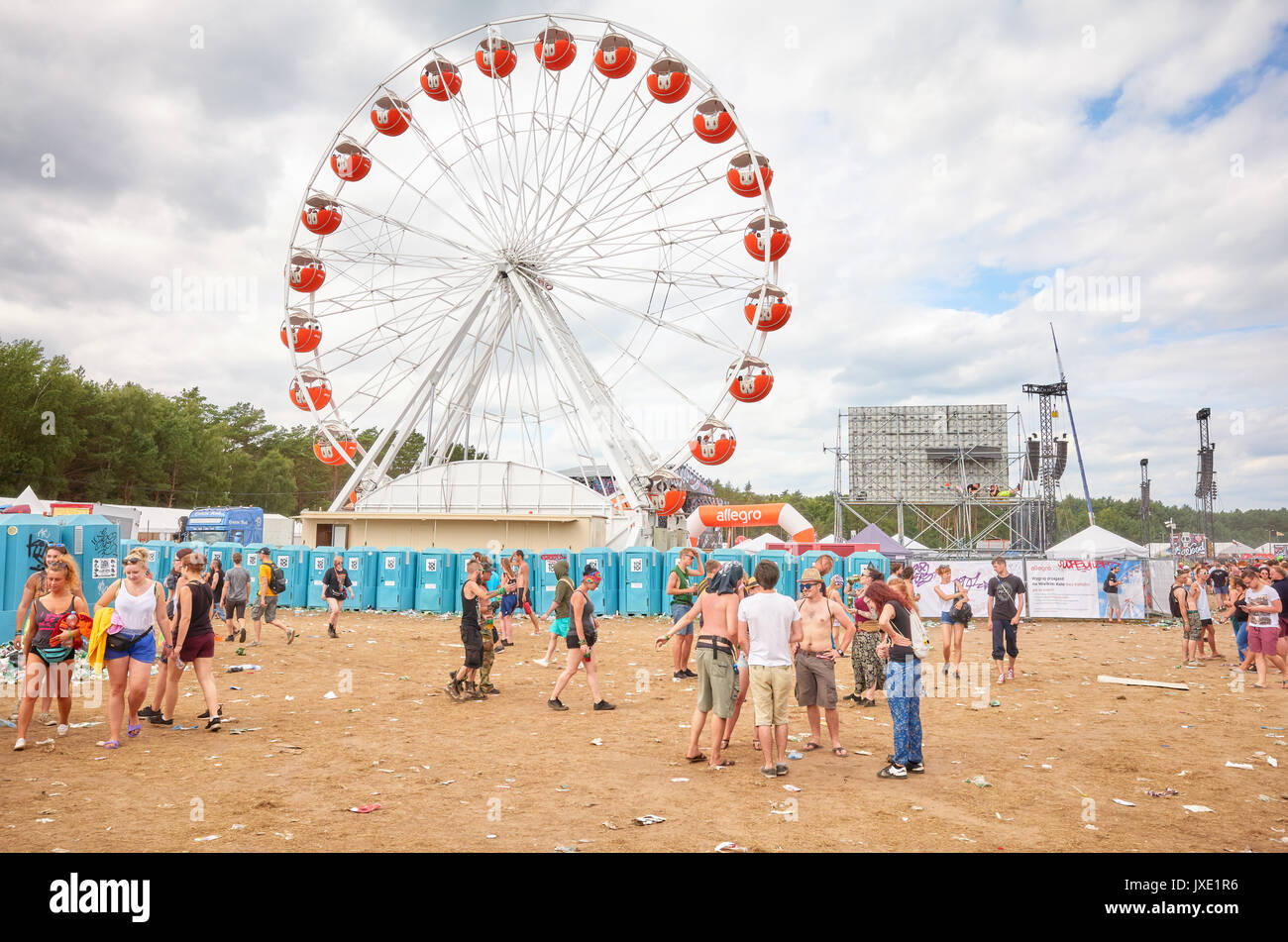 Nowy, Pologne - 05 août 2017 : Grande roue au 23e Festival de Woodstock La Pologne, l'un des plus grands festivals en plein air dans le monde. Banque D'Images