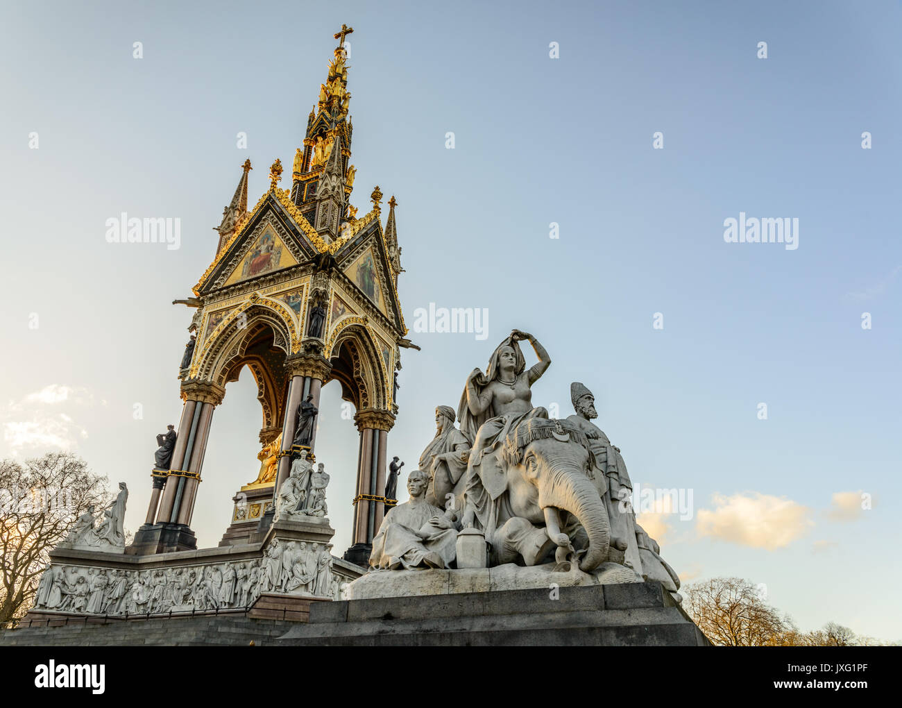 L'Albert Memorial - Kensington Gardens - Les parcs royaux Banque D'Images