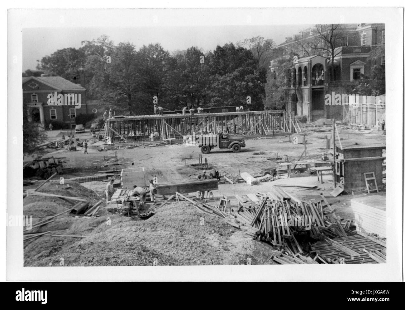 La construction de l'hôtel Ames Ames Hall, la construction est au début, en 1953. Banque D'Images