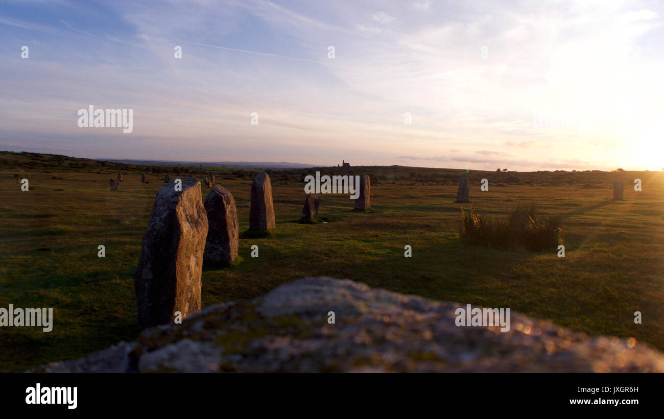 Figurent parmi les cercles de pierres, Bodmin Moor, Cornwall, United Kingdom Banque D'Images