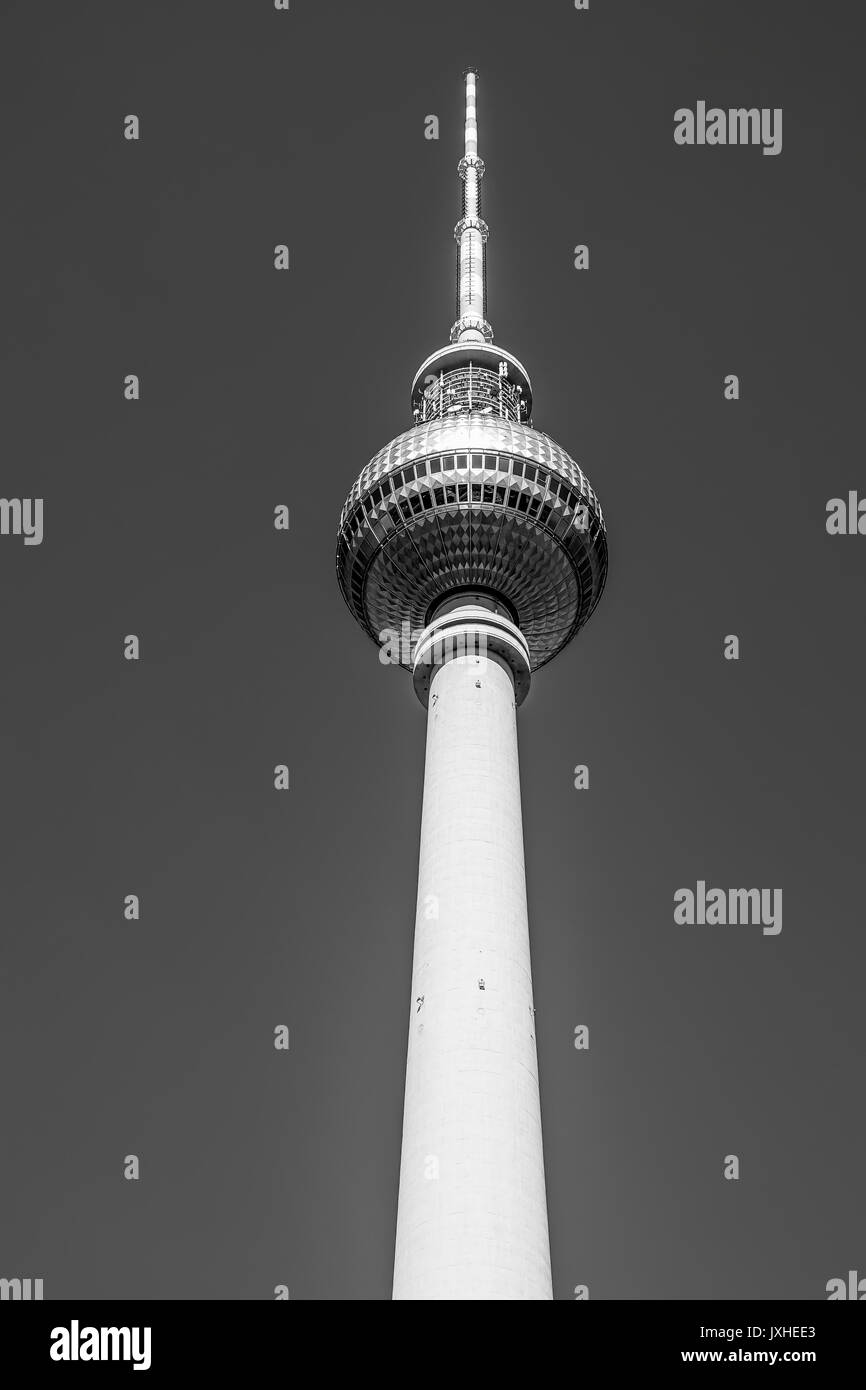 La tour de télévision à Berlin Alexanderplatz - appelé Fernsehturm - BERLIN / ALLEMAGNE - septembre 2, 2016 Banque D'Images