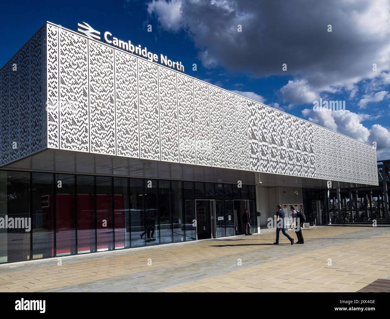 La gare du nord de Cambridge - ouvert 2017 desservant Cambridge et le parc scientifique. Conception basée sur Conway's Game of Life. Architectes Atkins. Banque D'Images