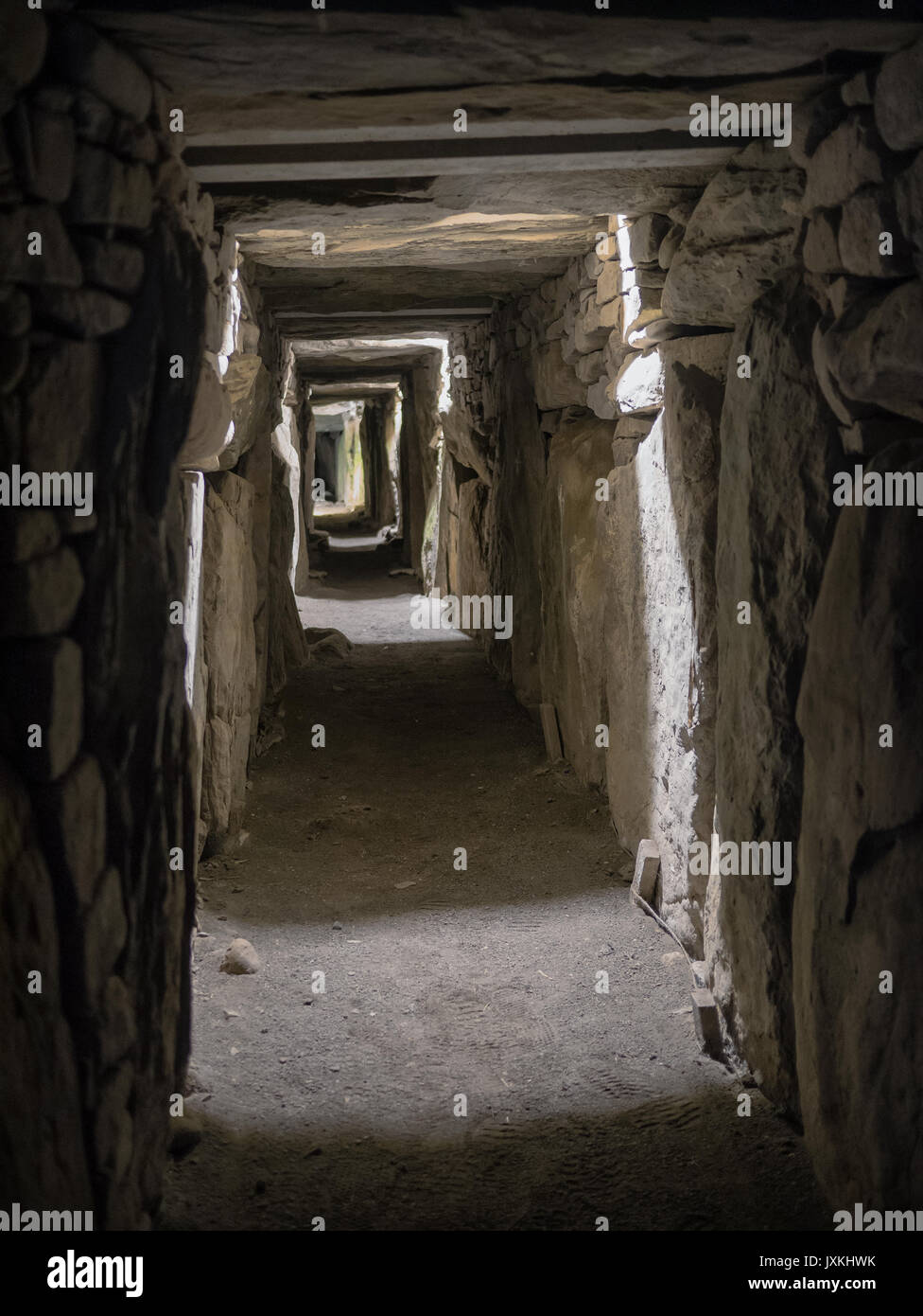 Tumulus Néolithique Knowth Passage de l'est tombe en Irlande Banque D'Images