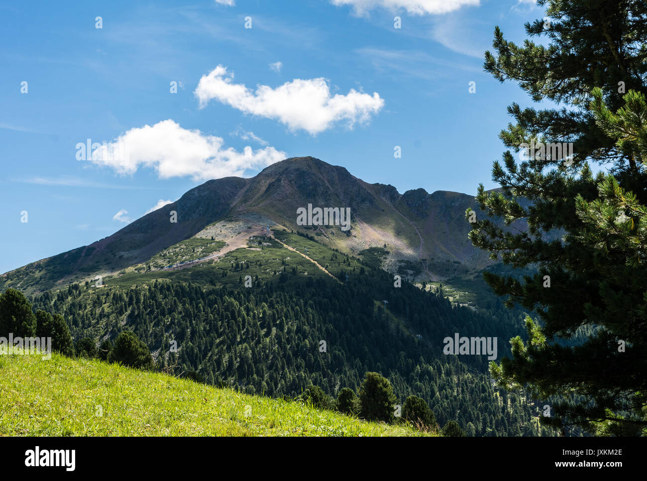 Vue Montagnes des Dolomites un jour d'été, le Tyrol du Sud, Schwarzhorn dans Oclini Pass, au nord de l'Italie. Banque D'Images