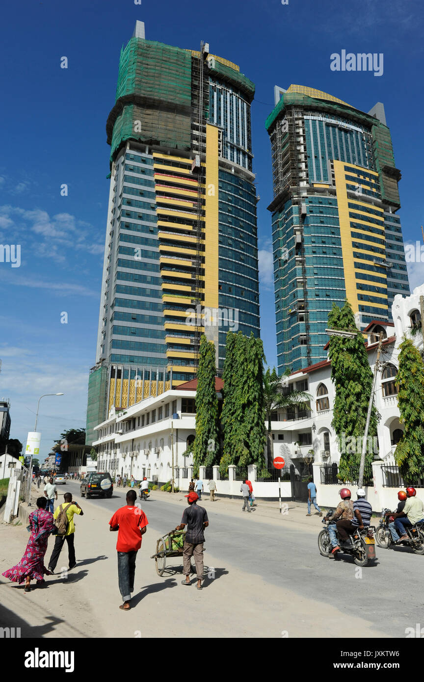 Tanzanie Dar es Salaam, la construction de nouveaux gratte-ciel / Tanzanie Dar es Salam, Neubau neuer Hochhaeuser Banque D'Images
