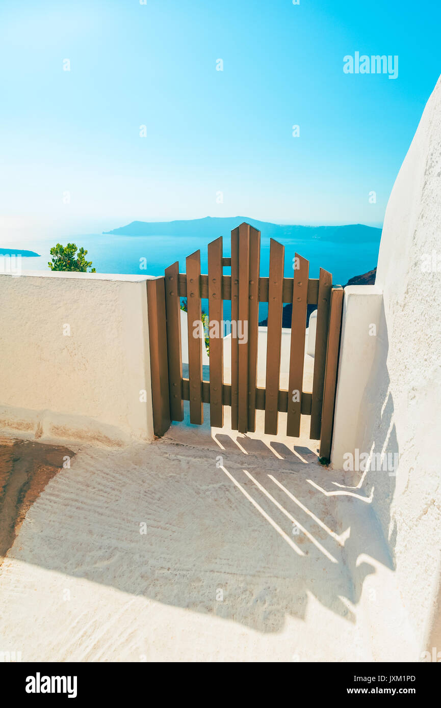Gate à la propriété à Santorin, Grèce Banque D'Images