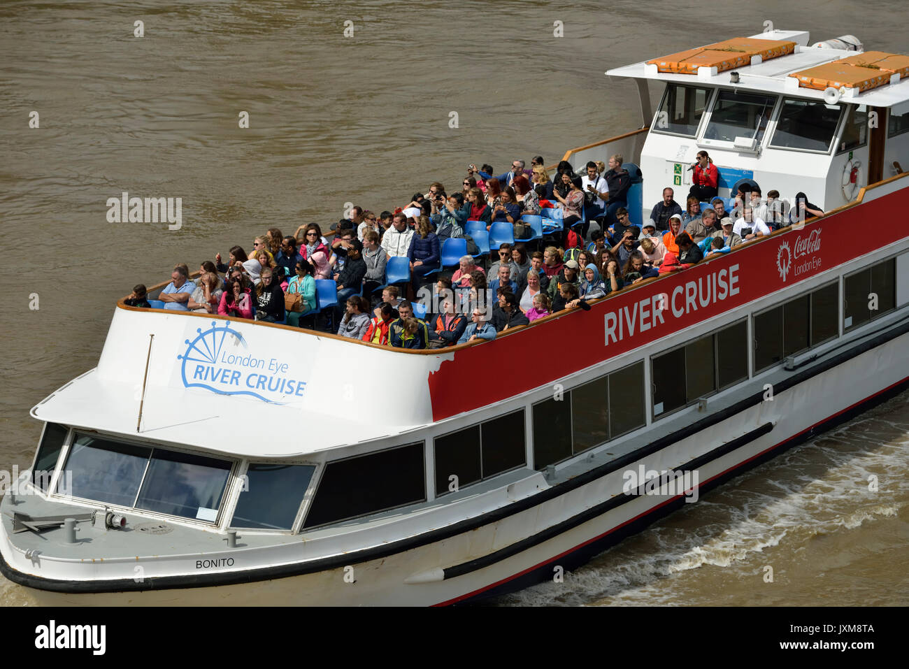Bateau de croisière touristique River, rivière Thames, London, Royaume-Uni Banque D'Images