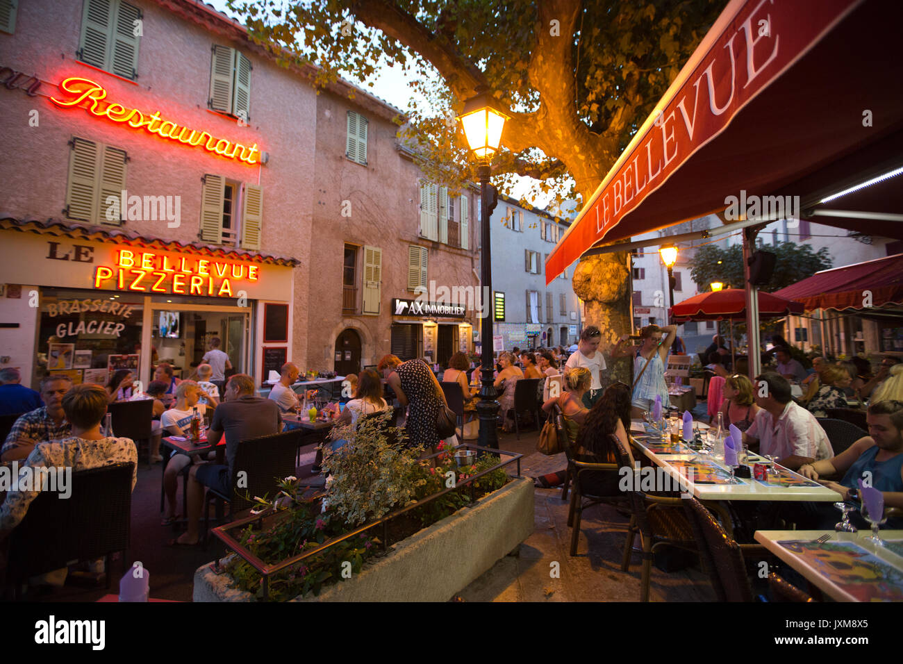 Callian, village médiéval perché sur les collines entre Montauroux et  Fayence, Provence-Alpes-Côte d'azur au sud-est de la France, Europe Photo  Stock - Alamy