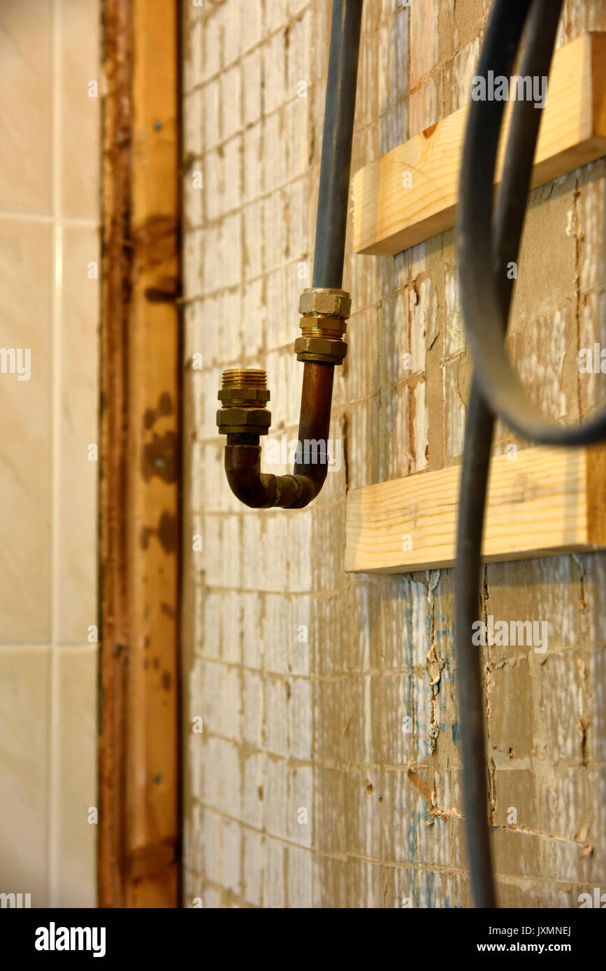 Plomberie de douche électrique Banque D'Images