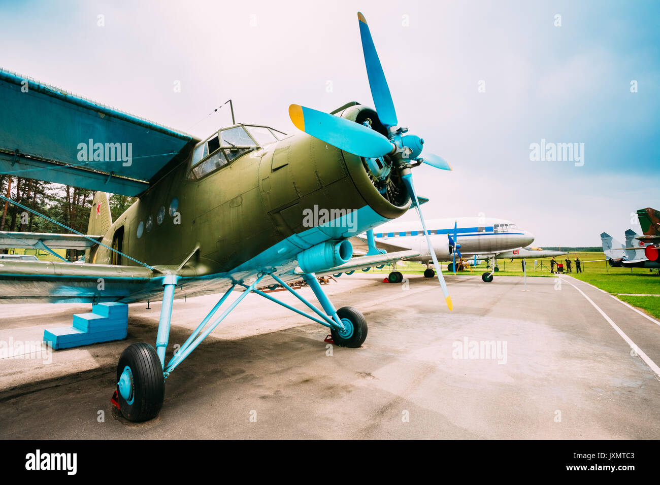 Ancien Avion soviétique d'avions Paradropper Banque D'Images