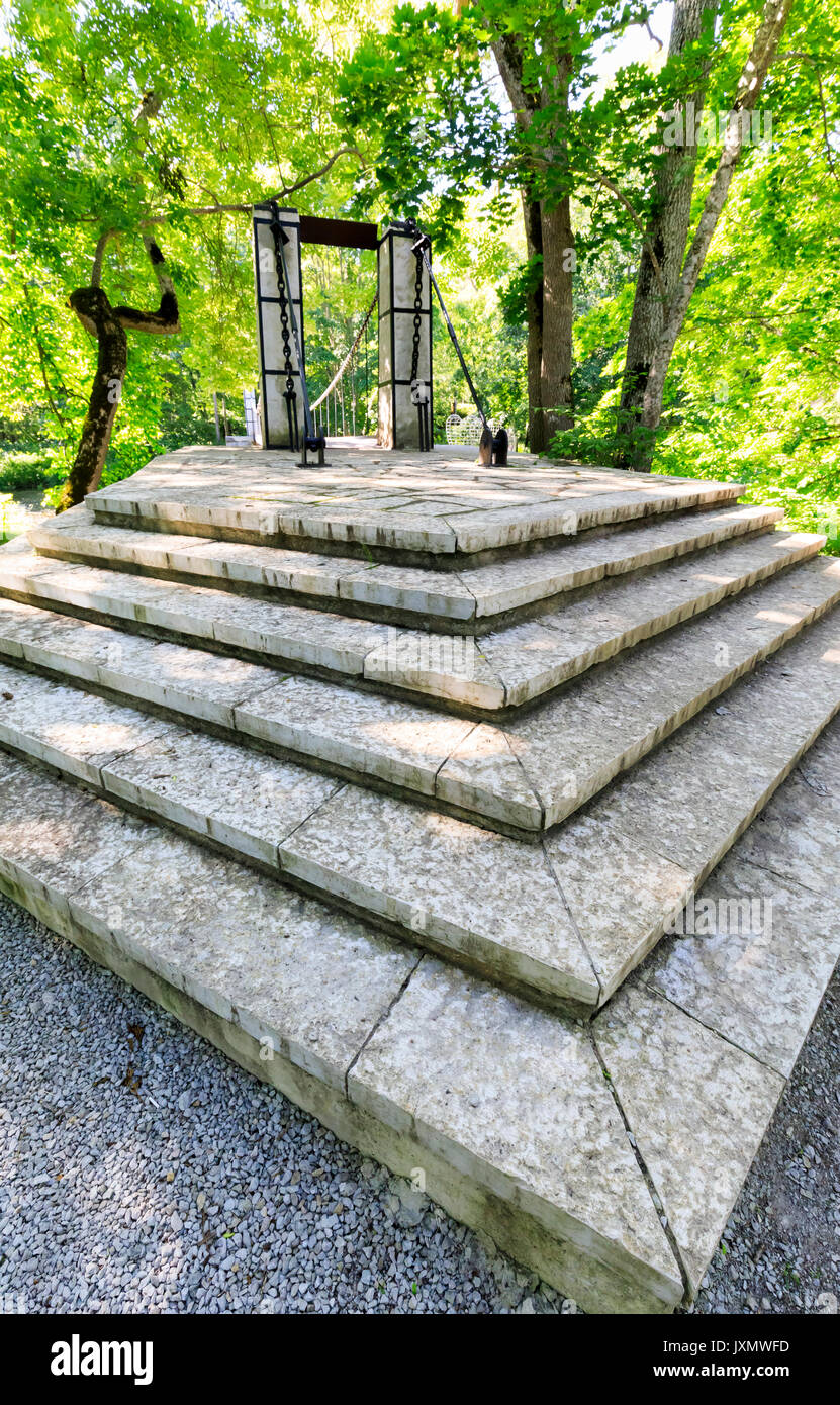 Escalier et pont dans un parc appelé Keila Juga en Estonie Banque D'Images