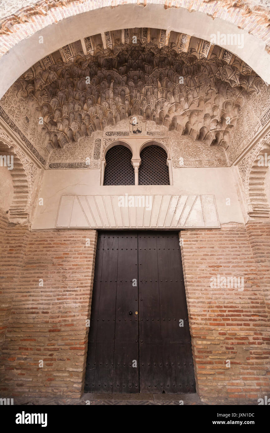 Corral del Carbon est un alhondiga andalou du 14e siècle qui a servi d'entrepôt de marchandises, plus ancien bâtiment de Granada, Espagne Banque D'Images