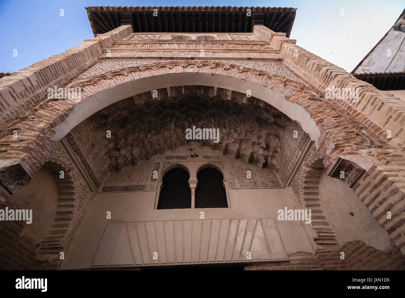 Corral del Carbon est un alhondiga andalou du 14e siècle qui a servi d'entrepôt de marchandises, plus ancien bâtiment de Granada, Espagne Banque D'Images