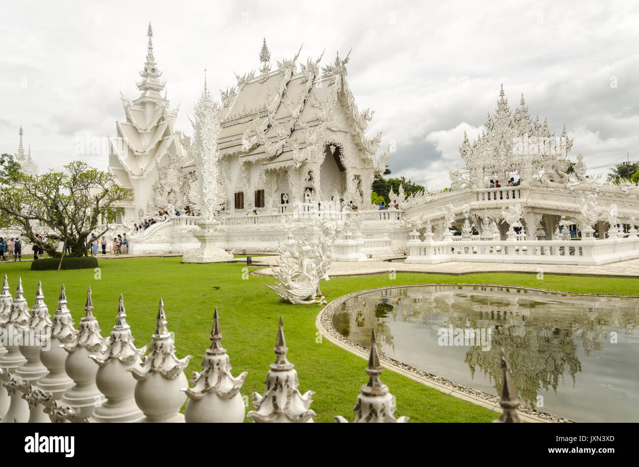 Wat Rong Khun, Temple blanc, Chiang Rai, Thaïlande Banque D'Images