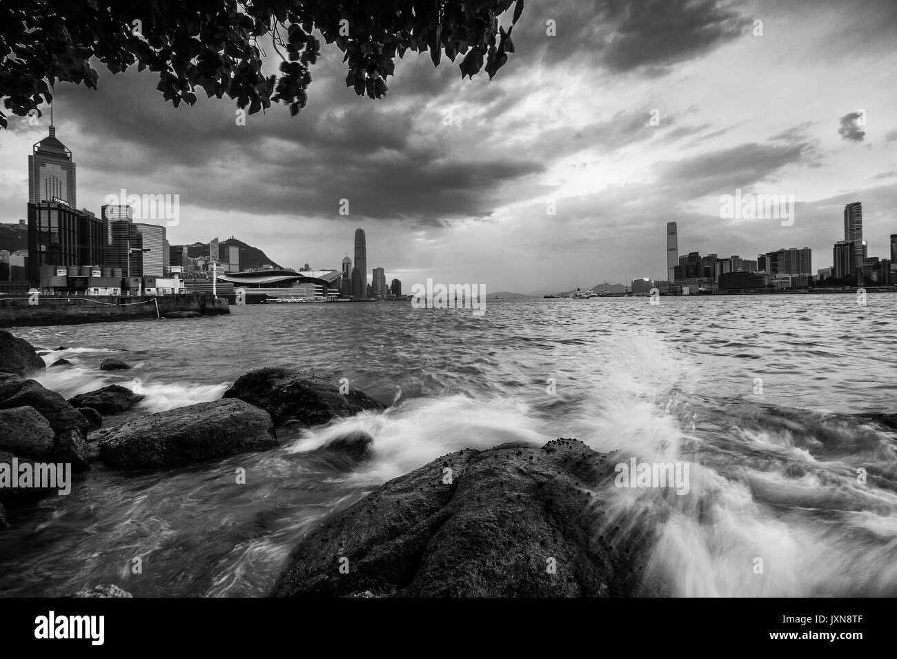 Vague dans le Port Victoria de Hong Kong Banque D'Images