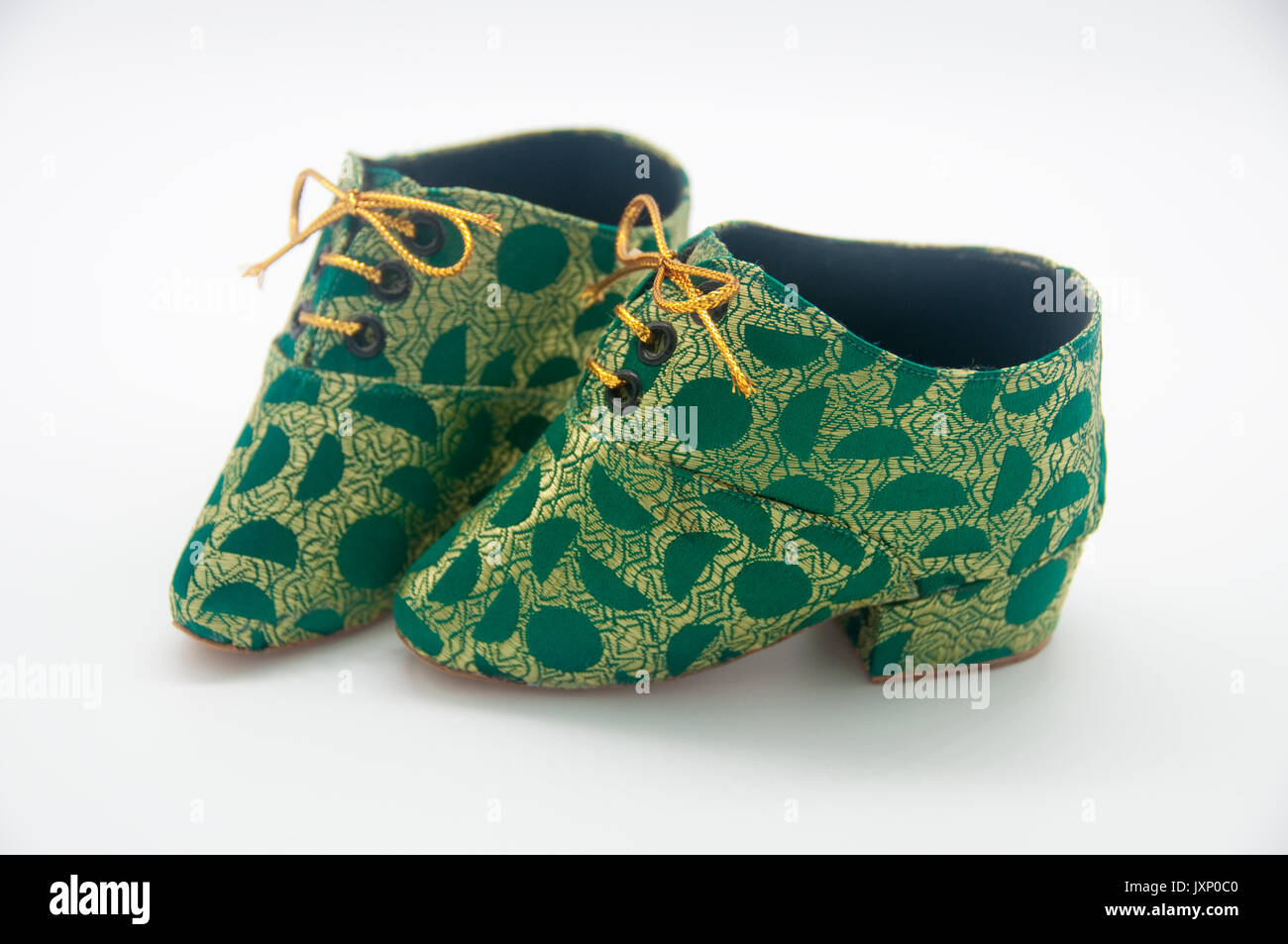 Traditional chinese shoes Banque de photographies et d'images à haute  résolution - Alamy
