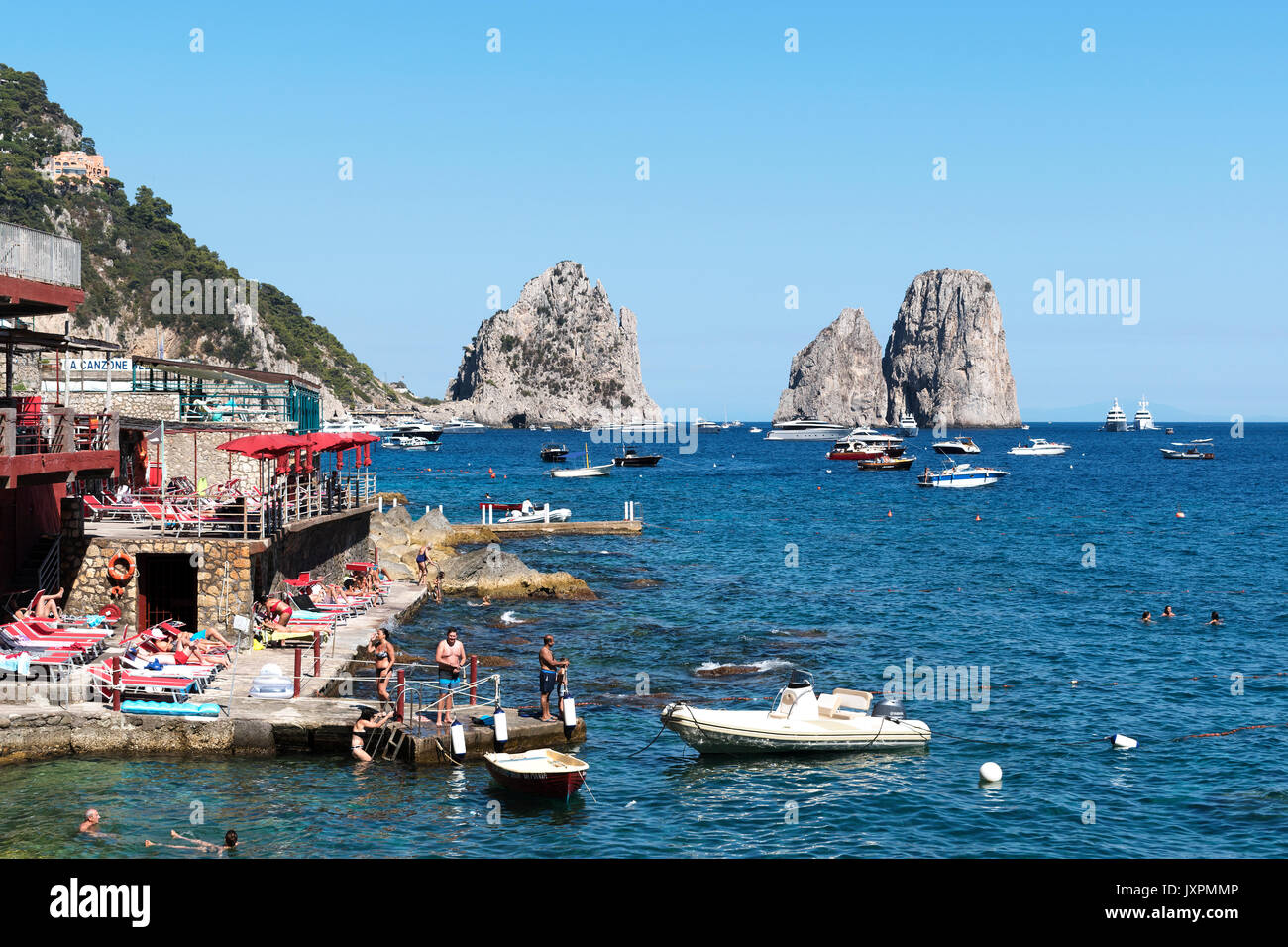 Marina Piccola, sur l'île de Capri, Italie. Banque D'Images