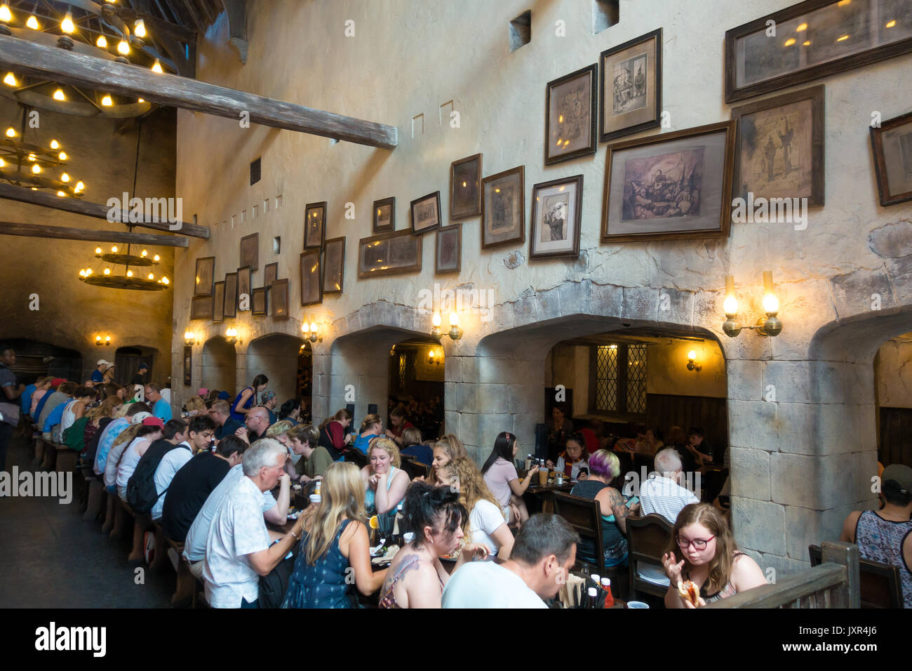 À l'intérieur de Chaudron Baveur de traverse dans le monde magique de harry potter à Universal Studios Orlando, Floride. Banque D'Images