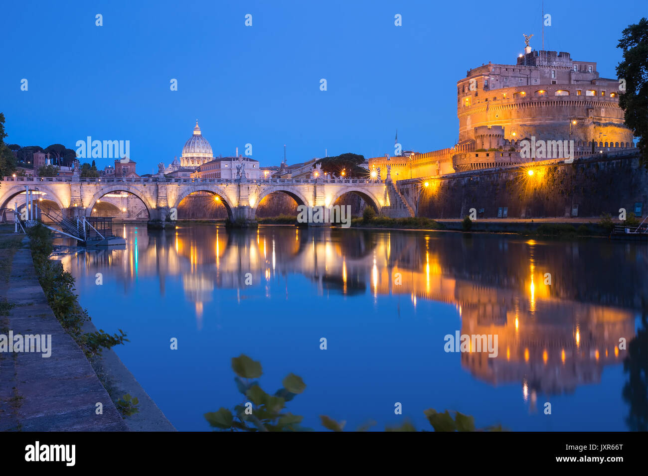 Château Saint Ange et le pont, Rome, Italie Banque D'Images