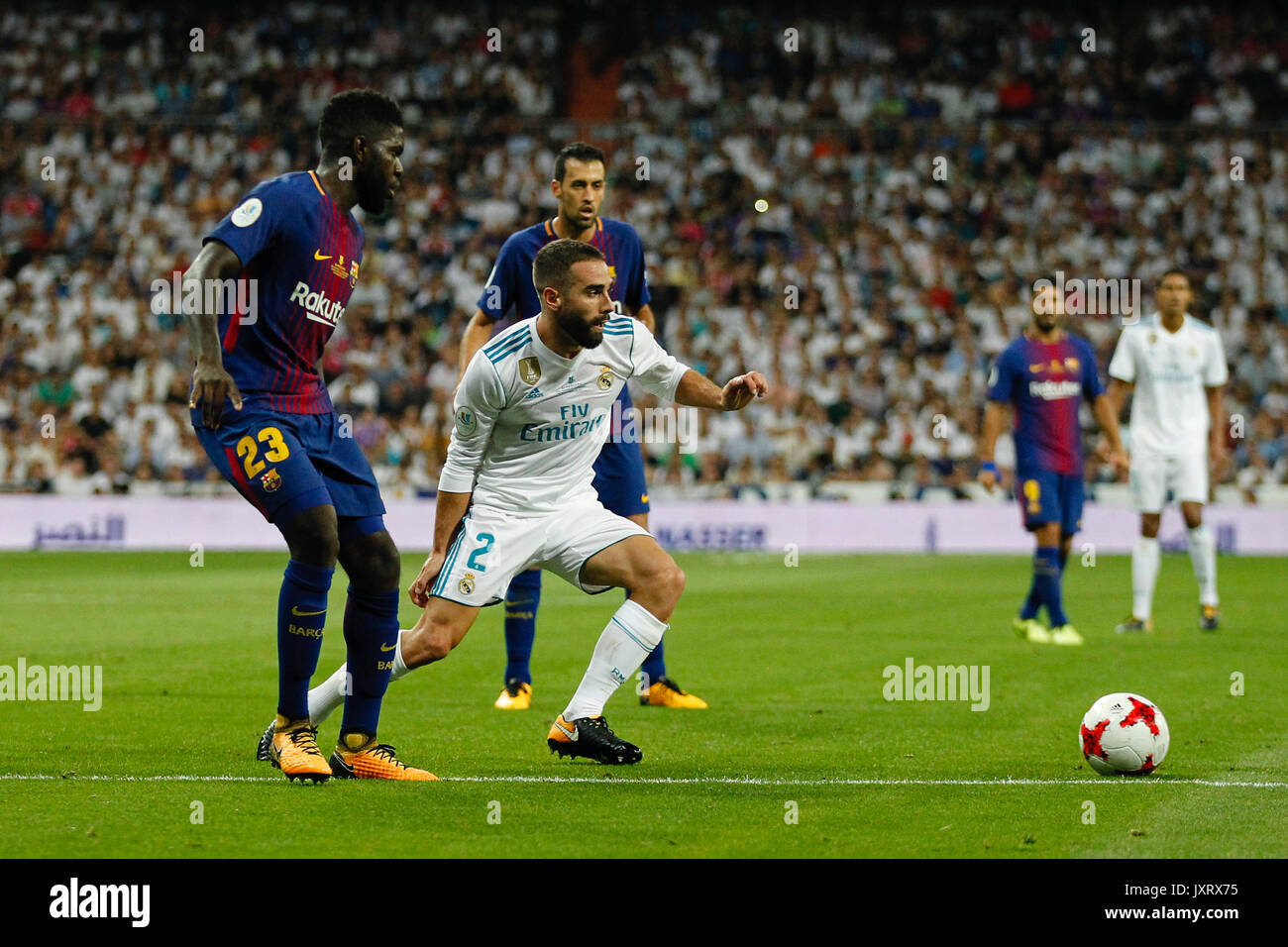 Madrid, Espagne. Août 16, 2017. Samuel Umtiti (23) joueur du FC Barcelone. Daniel Carvajal Ramos (2) Real player.Super Coupe d'Espagne entre le Real Madrid vs FC Barcelone au Santiago Bernabeu à Madrid, Espagne, le 16 août 2017 . Gtres más información : crédit en ligne Comuniación,S.L./Alamy Live News Banque D'Images