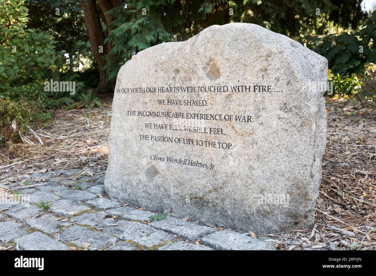 Seattle Etats Unis Aout 16 17 Monument Avec Une Citation D Oliver Wendell Holmes Jr A La Grande Armee De La Republique Cimetiere La Citation Est Tiree D Un Discours Prononce Pour Memorial Day Le