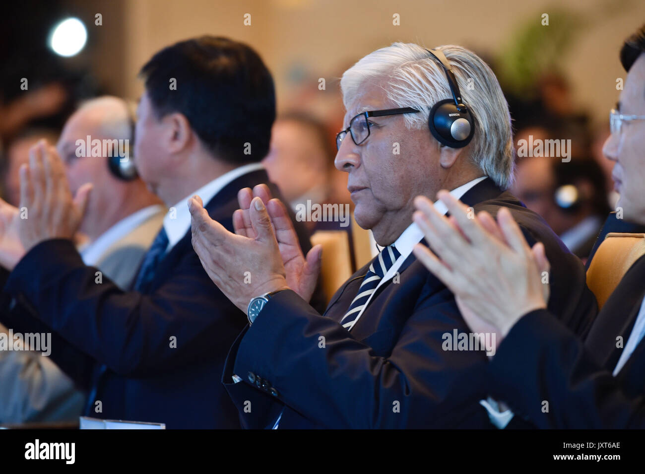 Quanzhou, province de Fujian en Chine. Août 17, 2017. Gabriel Gaspar, ancien Vice-ministre chilien de la défense et actuel ambassadeur en mission spéciale du ministère des Affaires étrangères, participe à la Conférence sur la gouvernance des BRICS à Quanzhou, Chine du sud-est de la province de Fujian, 17 août 2017. Credit : Chanson Weiwei/Xinhua/Alamy Live News Banque D'Images