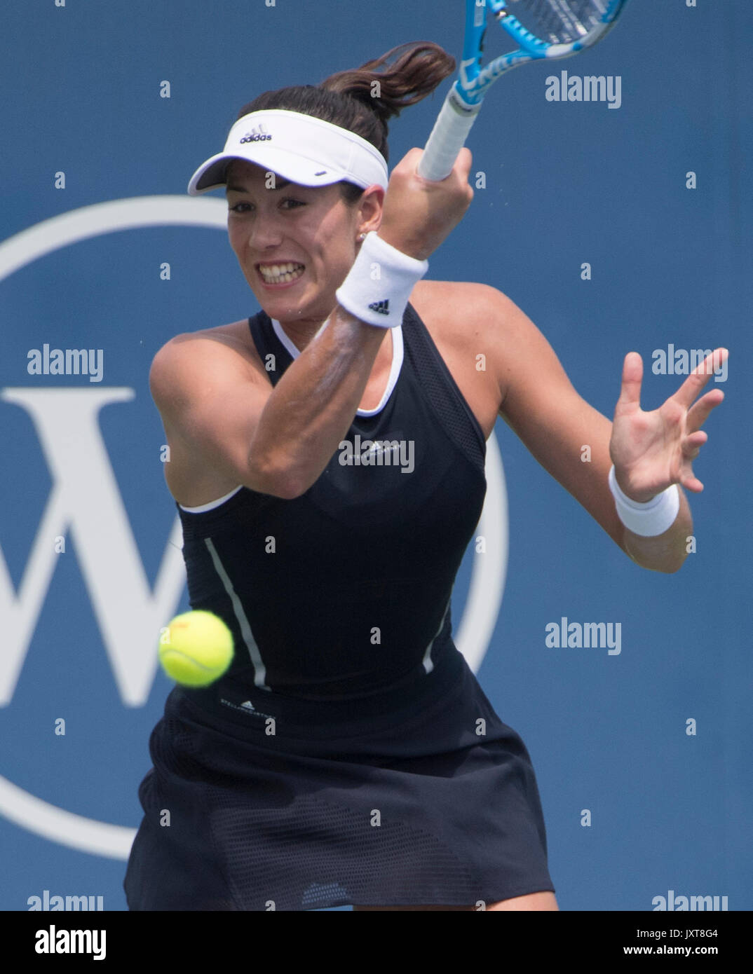 17 août 2017 : Garbine Muguruza (ESP) batailles contre les touches de Madison (USA), à l'Ouest et le Sud de l'ouvrir aux Lindner Family Tennis Center à Mason, en Ohio. © Leslie Billman/Tennisclix/CSM Banque D'Images