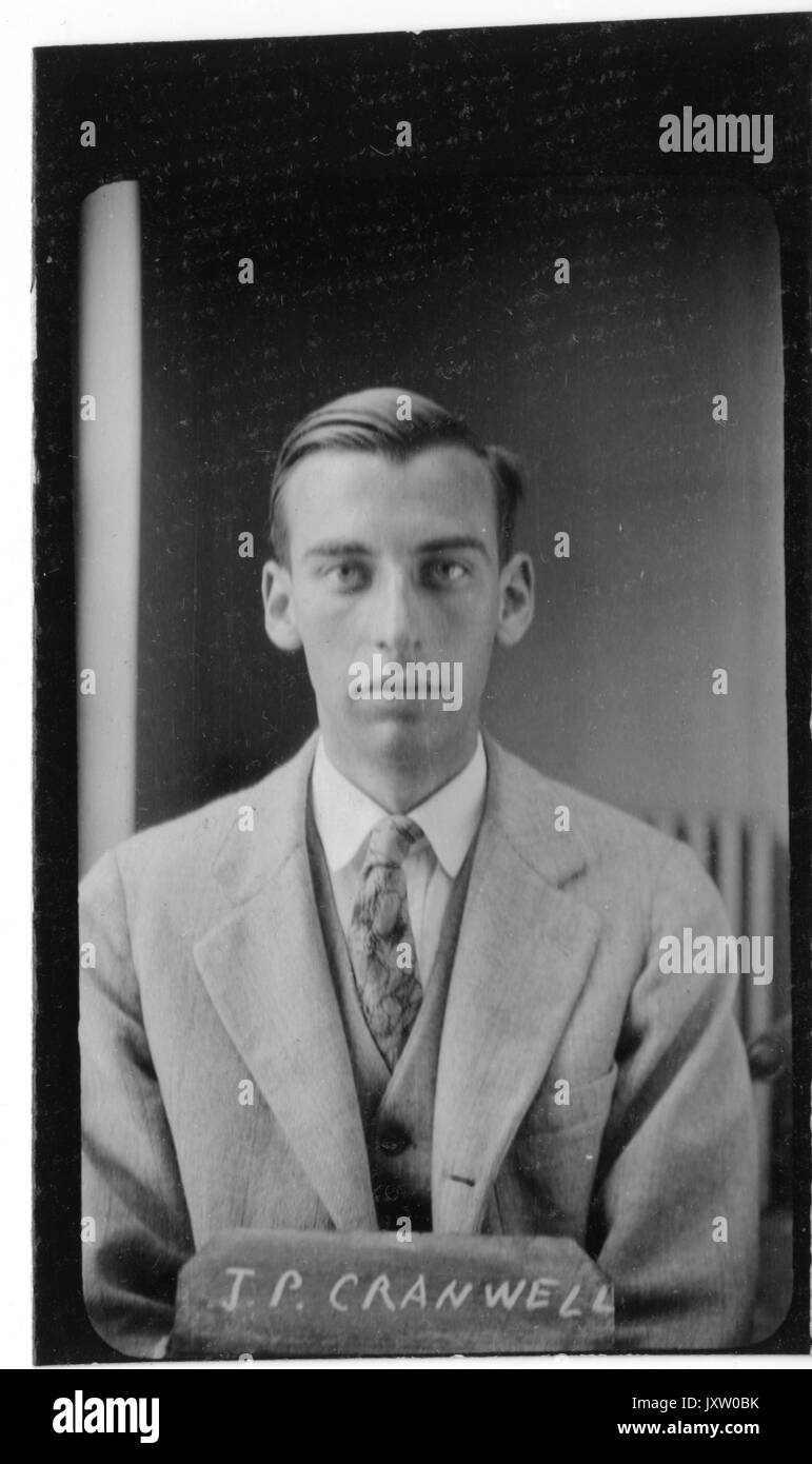 John Phillips Cranwell, photographie de portrait, poitrine haute, visage entier, vers 20 ans, 1925. Banque D'Images