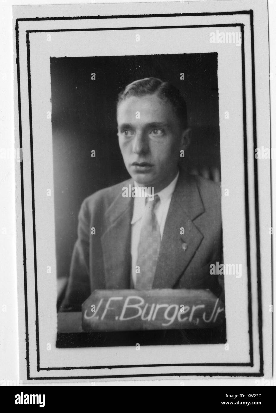 John Frederick Burger, Jr Portrait Photograph, Chest Up, Full face, c. 25 ans, 1929. Banque D'Images