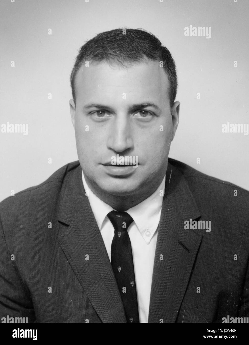 Raymond warren breslau, portrait photographique, de la poitrine vers le haut, de face, c 35 ans d'âge, 1950. Banque D'Images