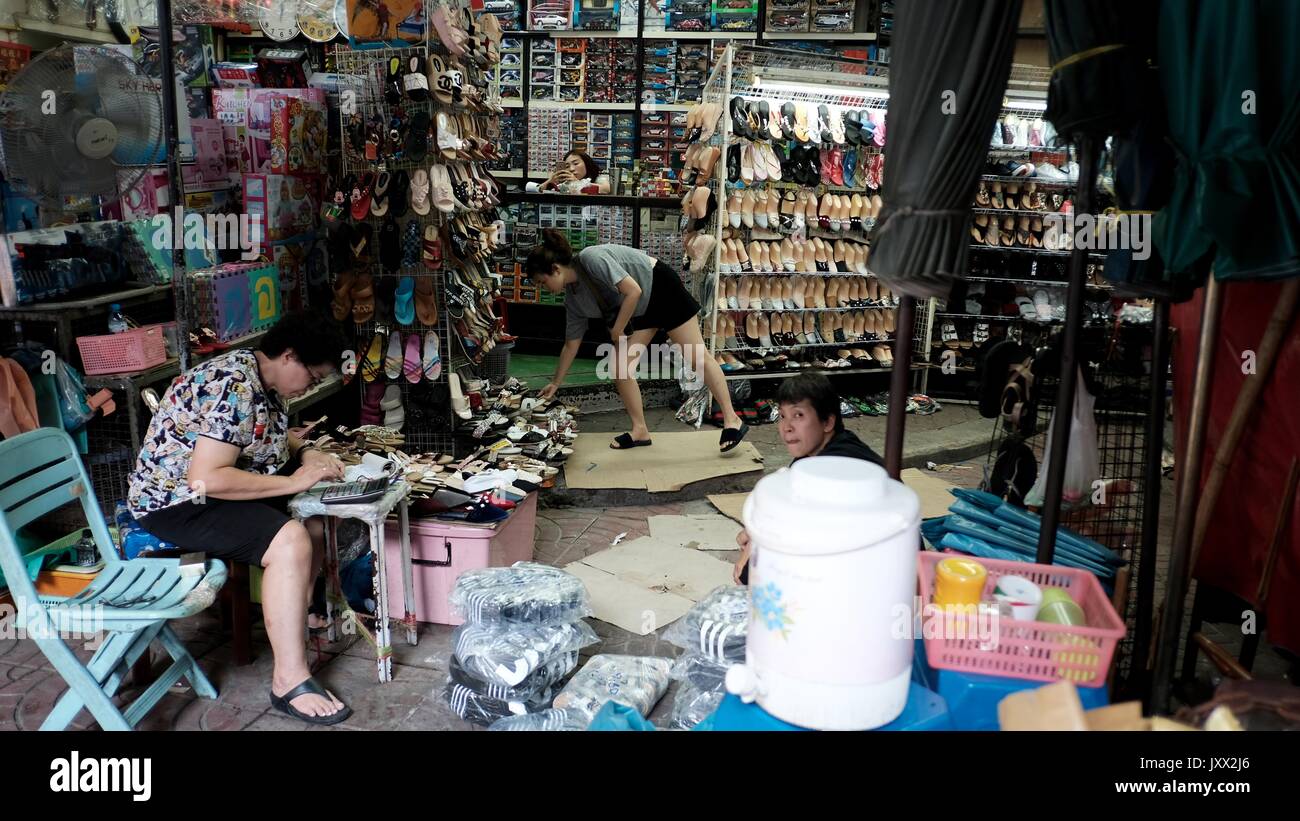 Yaowarat Road Side Street Petit Chinatown Bangkok Thaïlande Samphathawong di Banque D'Images