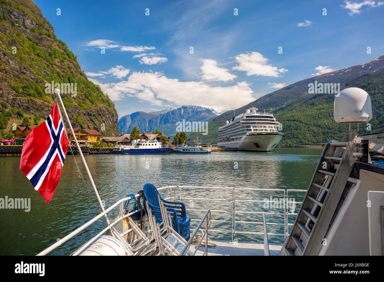 Port de Flam village avec des navires en fjord, Norvège Banque D'Images