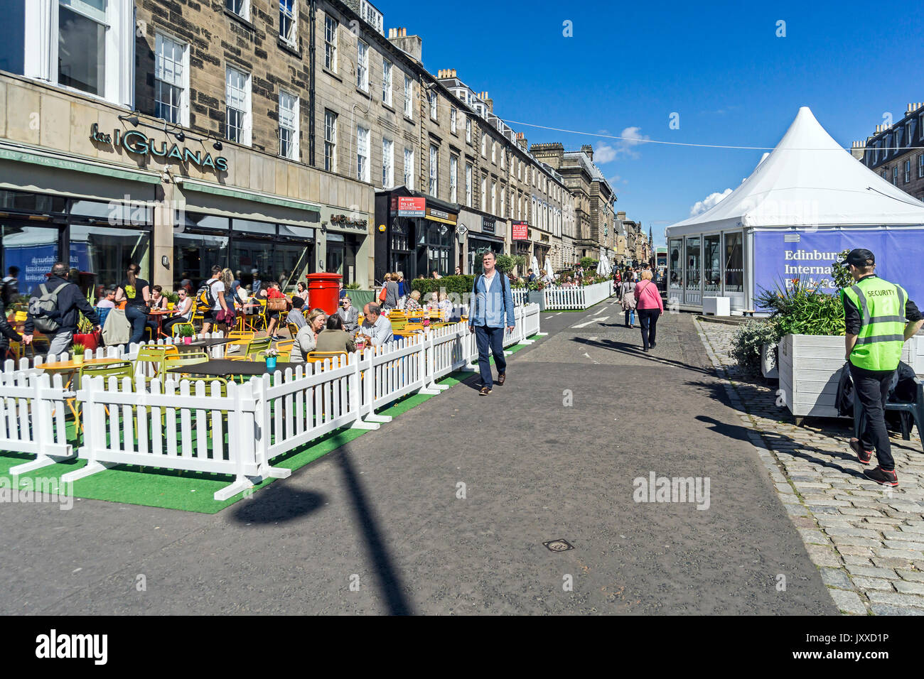 Edinburgh International Book Festival dans la rue George au cours Edinburgh Festival Fringe 2017 Edinburgh Scotland UK Banque D'Images