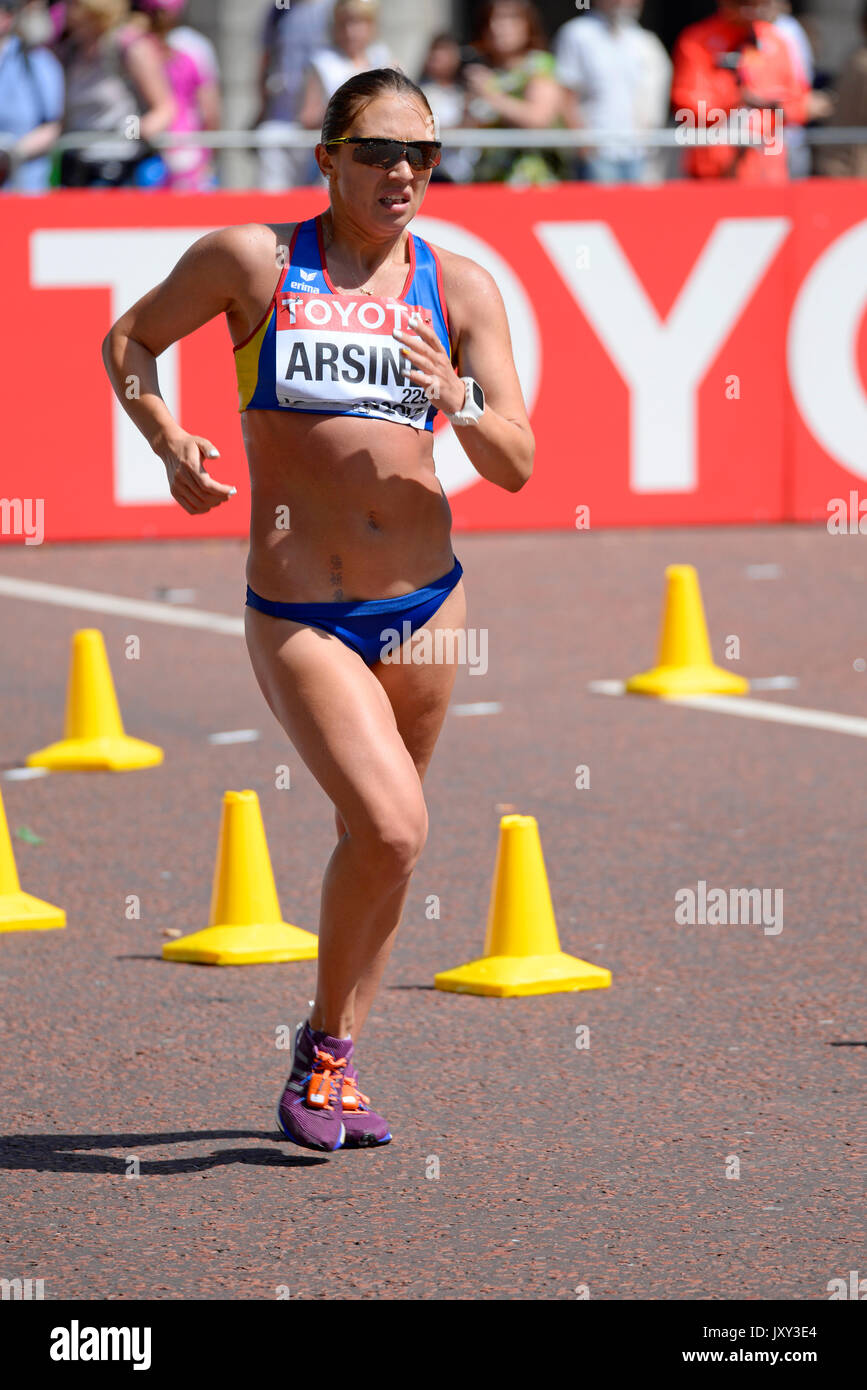 Andreea Arsine de Roumanie concourant aux Championnats du monde d'athlétisme de l'IAAF 20k à pied dans le Mall, Londres Banque D'Images