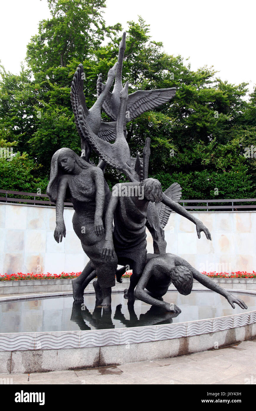 Les enfants de Lir, sculpture publique par Oisin Kelly dans le jardin du souvenir, Parnell Square, Dublin, Irlande Banque D'Images