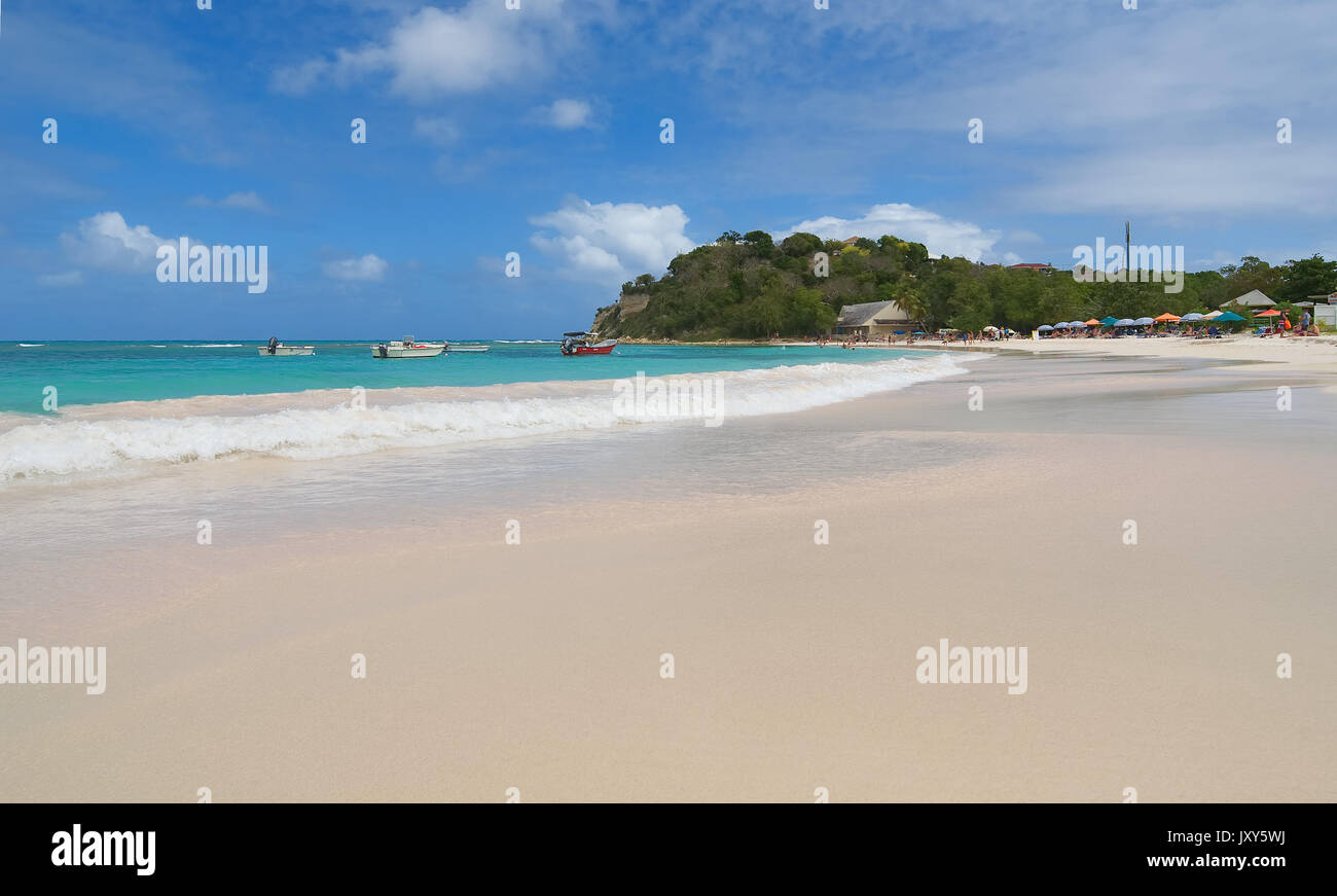 Mercer Creek Bay sur la côte de l'océan Atlantique tropical Caraïbes - Mer - Saint John's - Antigua-et-Barbuda Banque D'Images