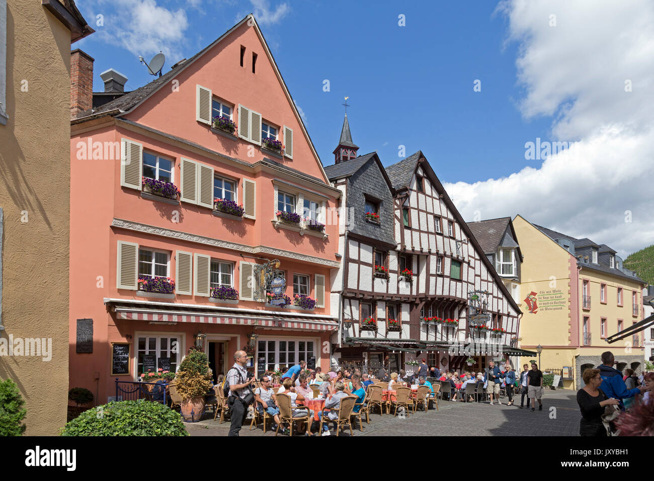 Alter Hotel Klosterhof, vieille ville, Bernkastel-Kues, vallée de la Moselle, Allemagne Banque D'Images