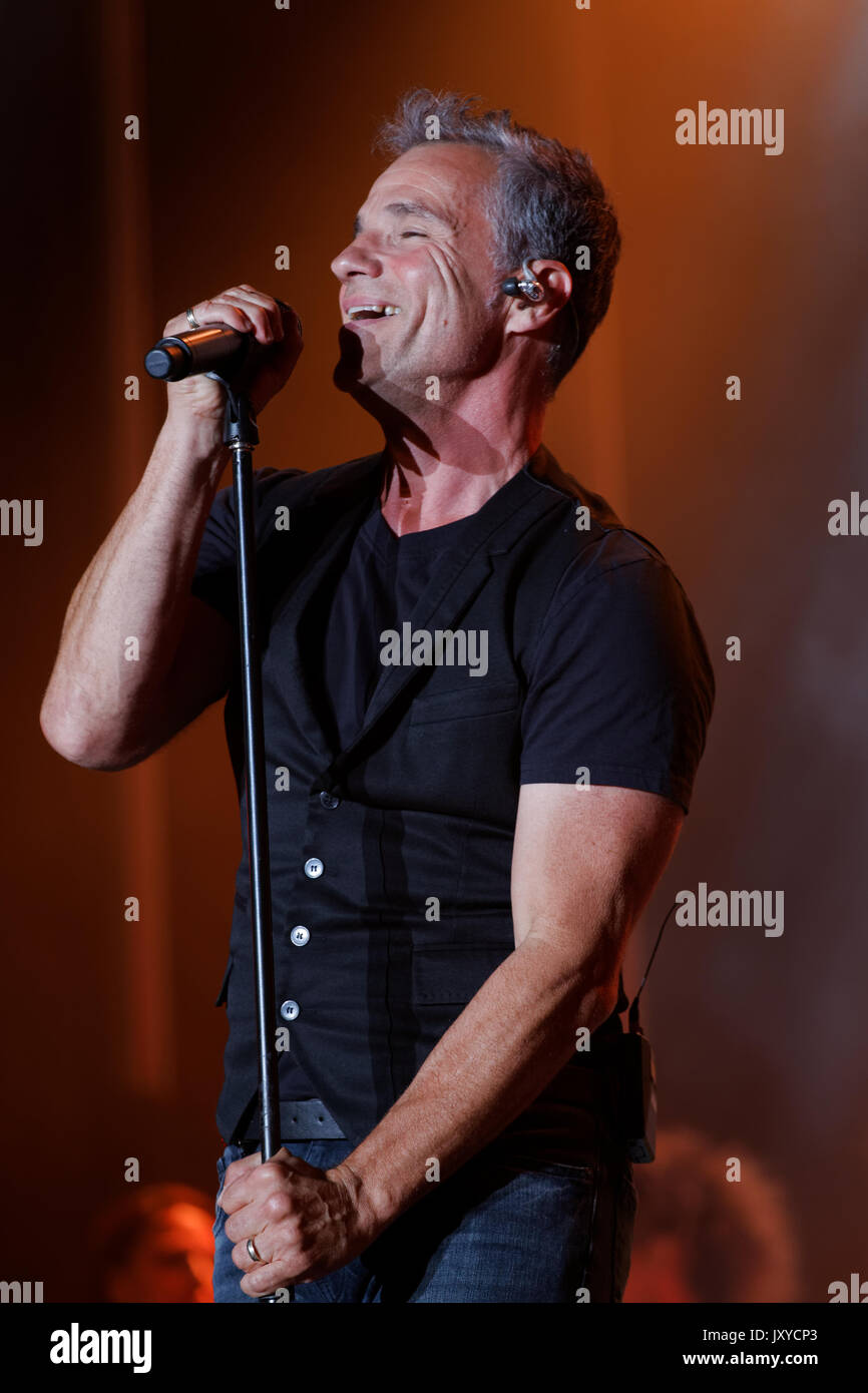 Montréal, Canada 16/08/2017 .Bruno Pelletier fonctionne à la Supernova spectacle en plein air qui a eu lieu au cours de la Semaine de la fierté de Montréal. Banque D'Images