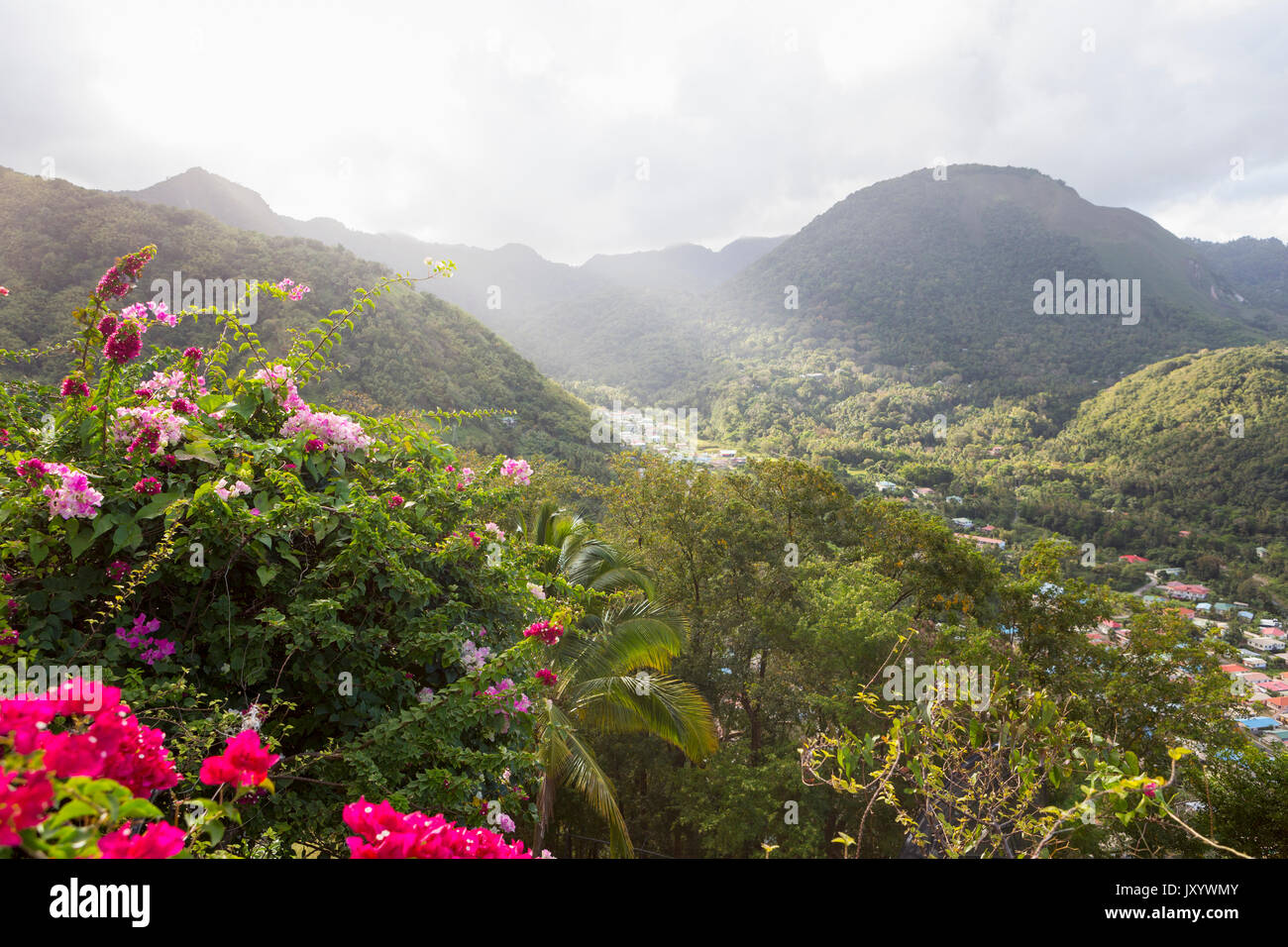 Vue panoramique de la vallée et les montagnes Banque D'Images