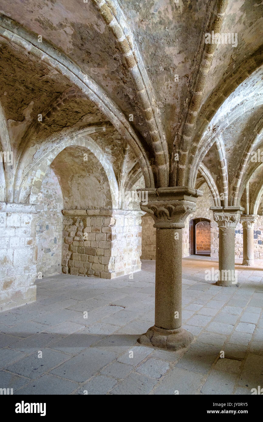 Intérieur abbaye du mont saint michel Banque de photographies et d ...