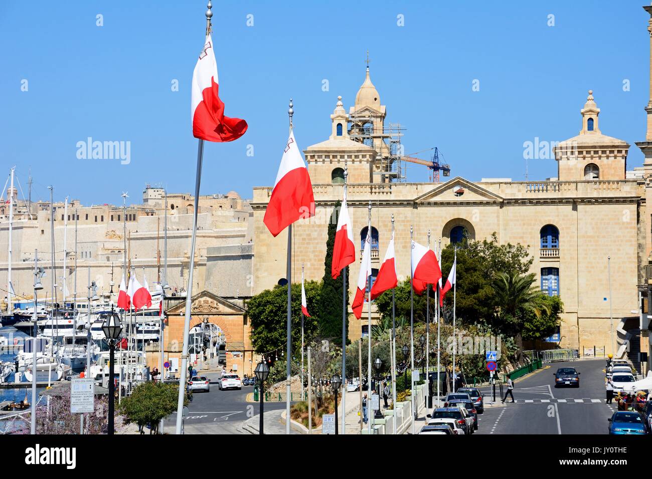 Vue menant vers le musée de la guerre et marina waterfront, Vittoriosa (Birgu), de Malte, de l'Europe. Banque D'Images