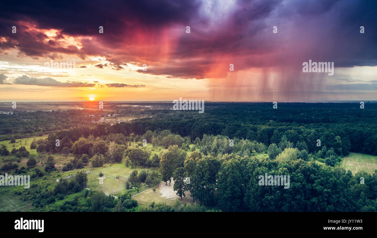 Pluie et soleil Banque D'Images