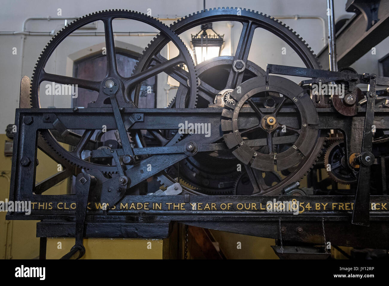Une partie des trois-train réveil, qui entraîne les mains de Big Ben, dans le mécanisme de prix, qui seront démontés et nettoyés pendant les travaux de rénovation sur l'Elizabeth Tower au Palais de Westminster, Londres. Banque D'Images