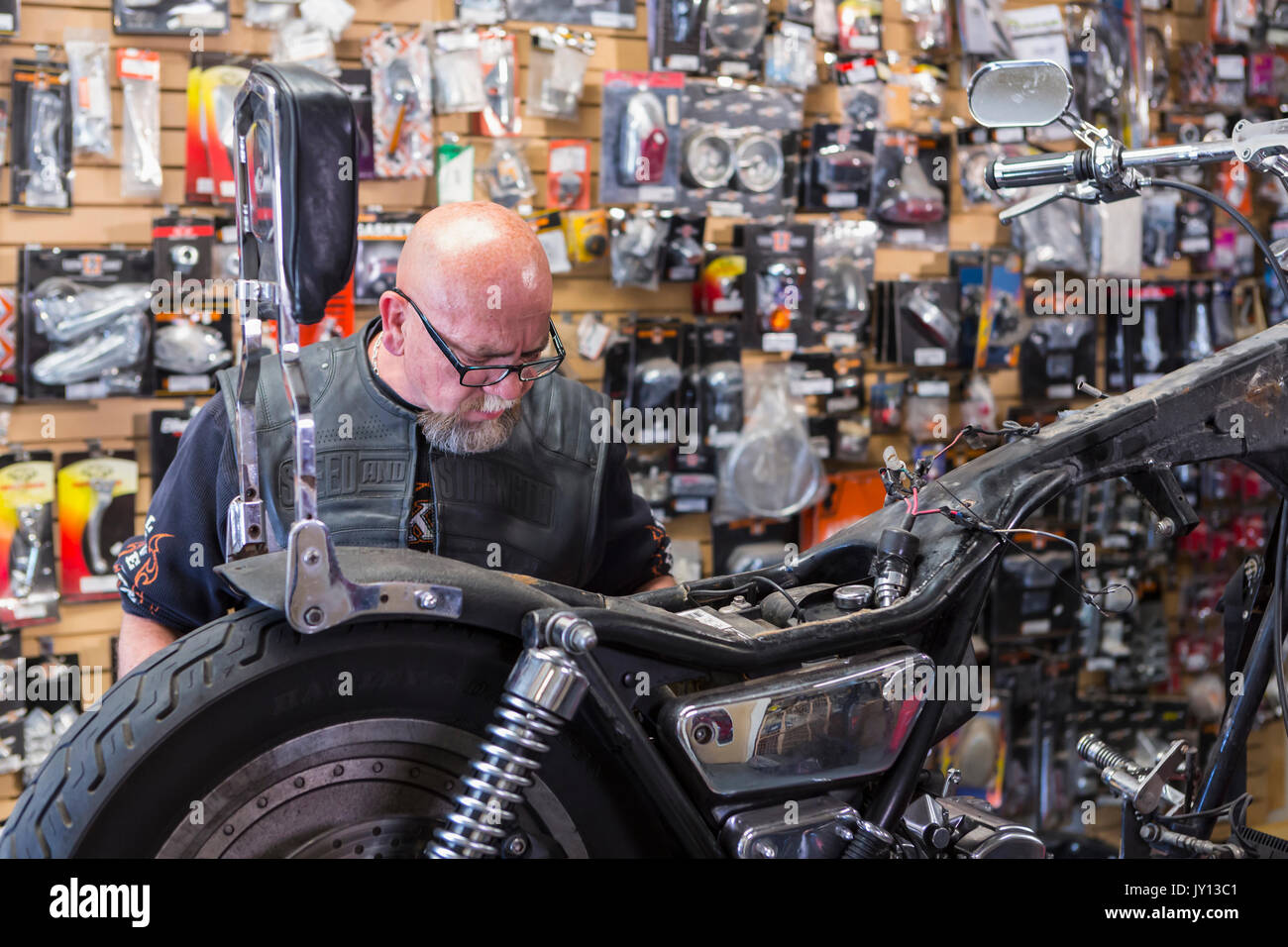 Man moto réparation Banque D'Images