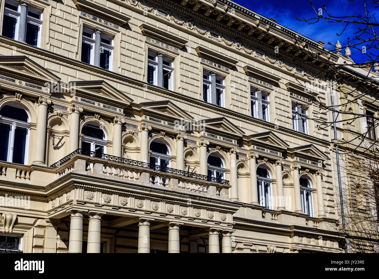 Ancienne façade à Budapest, Hongrie Banque D'Images