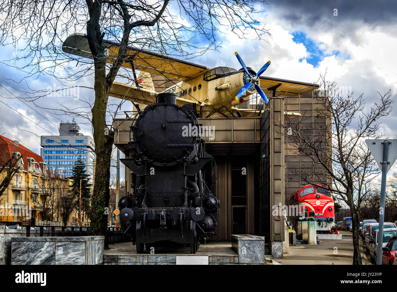 L'extérieur du musée des transports et des techniques de la Hongrie, Budapest, Hongrie Banque D'Images