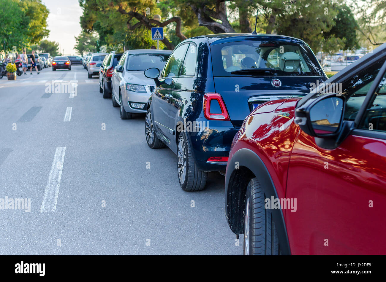 City parking en Trogir, Croatie. Banque D'Images