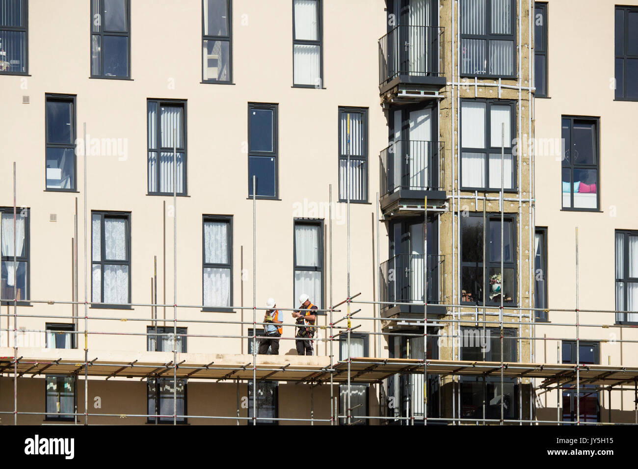 UK : bardage retiré de tour de blocs à Kennedy Gardens de Billingham, dans le nord est de l'Angleterre. Banque D'Images